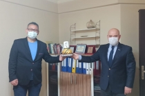 Maske, mesafe ve temizlik kurallarına uygun olarak KONTİMDER Yönetim Kurulu Üyesi Avukat Cem Taşpınar, işyerinde  ziyaret edildi. 
