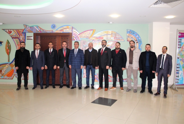 KONTİMDER Yönetim Kurulu Üyeleri Karatay Belediye Başkanı Mehmet Harçerli'yi ziyaret etti. 
