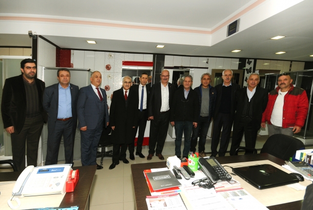 DERNEĞİMİZİN KURUCUSU VE ONURSAL BAŞKANI SN. M.RİFAT HİSARCIKLIOĞLU VE ATO YÖNETİM KURULU BAŞKANI SN. GÜRSEL BARAN İLE ESNAF ZİYARETİ 