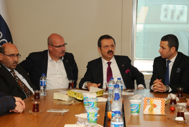 DERNEĞİMİZİN KURUCUSU VE ONURSAL BAŞKANI SN. M.RİFAT HİSARCIKLIOĞLU VE ATO YÖNETİM KURULU BAŞKANI SN. GÜRSEL BARAN İLE ESNAF ZİYARETİ 
