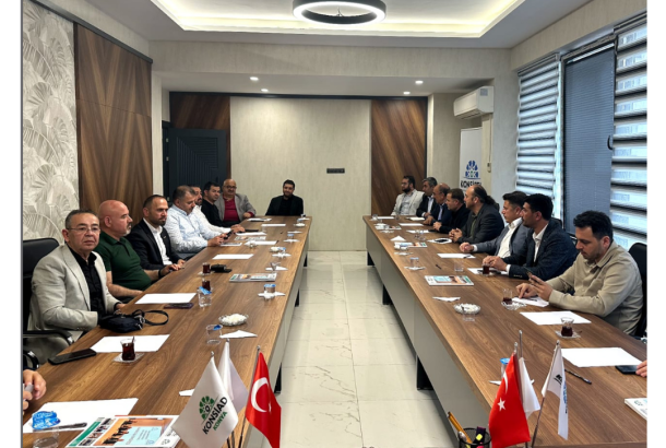 KONTİMDER Yönetim Kurulu Başkanı Mehmet Yenikaynak, KONSİAD Konya Şubesinin ev sahipliğinde yapılan STK'lar ortak toplantısına katıldı.