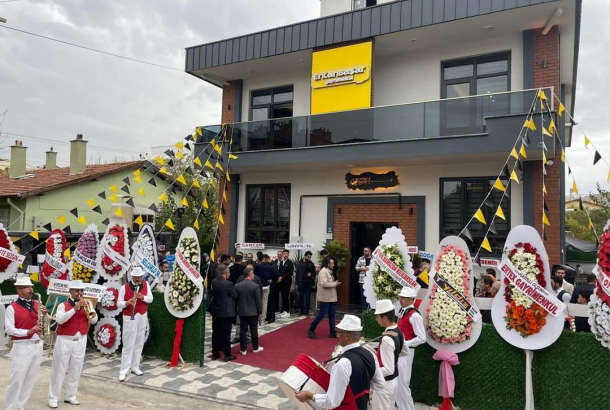 Yönetim Kurulu Üyemiz Erkan Başar'ın yeni işyeri açılış programına KONTİMDER Başkanı Mehmet Yenikaynak ve yönetim kurulu üyeleri katıldı. Hayırlı, uğurlu olsun.