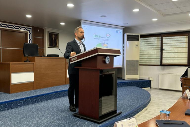 Konya Ticaret Odası'nın düzenlediği Elektrikli Araçlar ve Yeni İş Fırsatları Seminerine KONTİMDER Genel Sekreteri Ali Tetik katıldı.