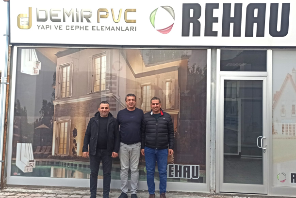 Dernek üyemiz Hüseyin Hilmi Çavuşoğlu iş yerinde (Demir PVC) ziyaret edildi.